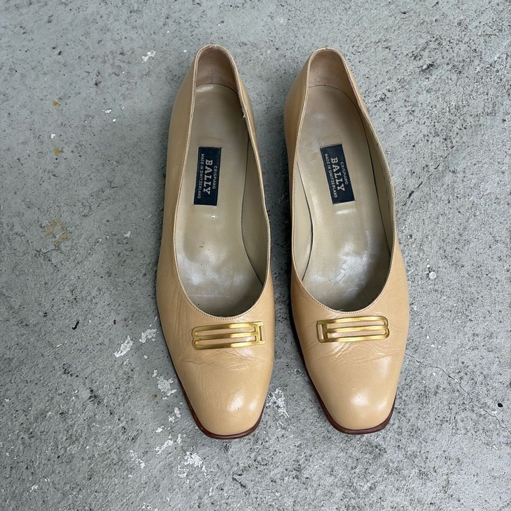 Bally  Paradisea flats